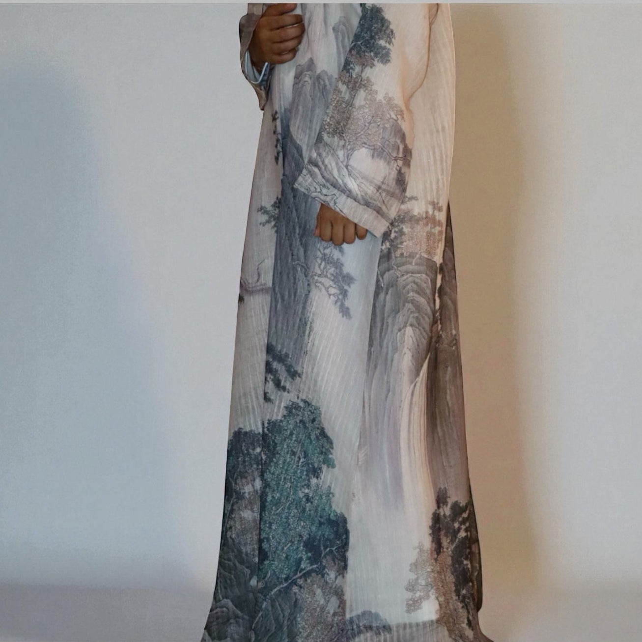Tree whisper abaya