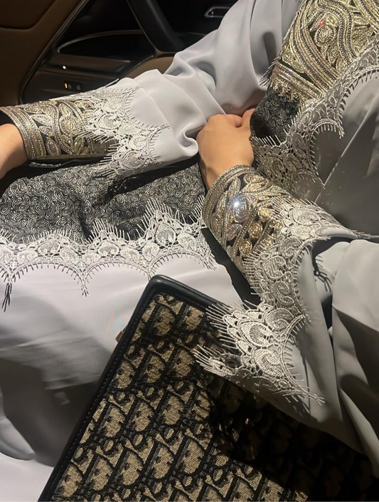 Cloudy grey abaya